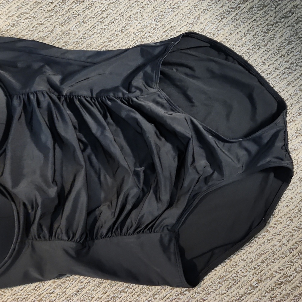 Torrid Underwire Cage Front One Piece Swimsuit Size 1R - Picture 4 of 13
